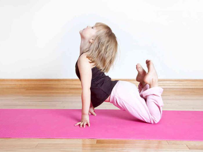 йога дома для начинающих детей